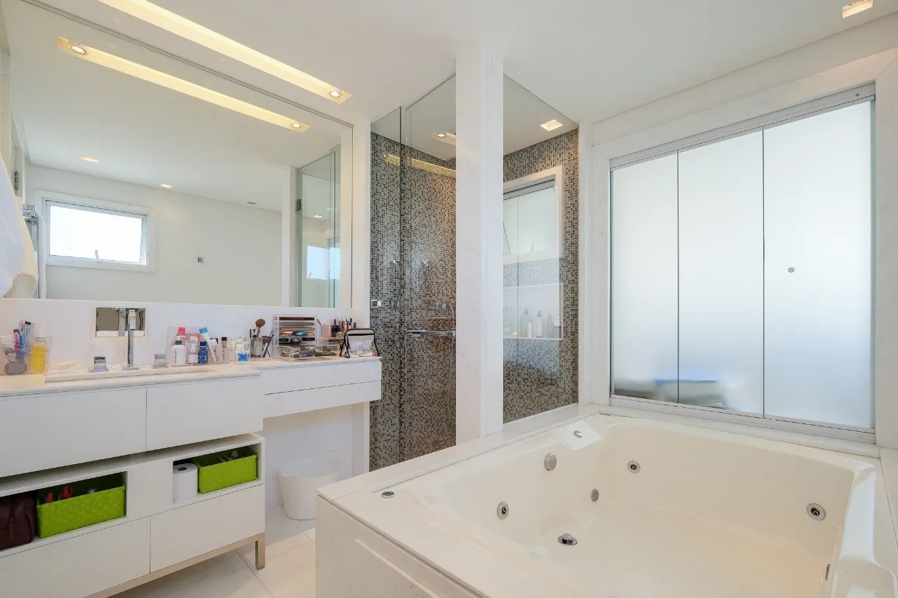 Apartamento com projeto Marcus Lima, andar alto e vista livre, em um dos melhores prédios da Vila Nova – AP1236