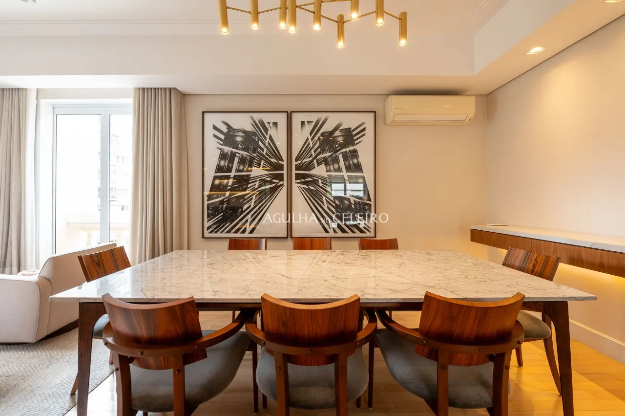 Clássico nos Jardins: Tradição na fachada, Contemporâneo na planta. – AP3717