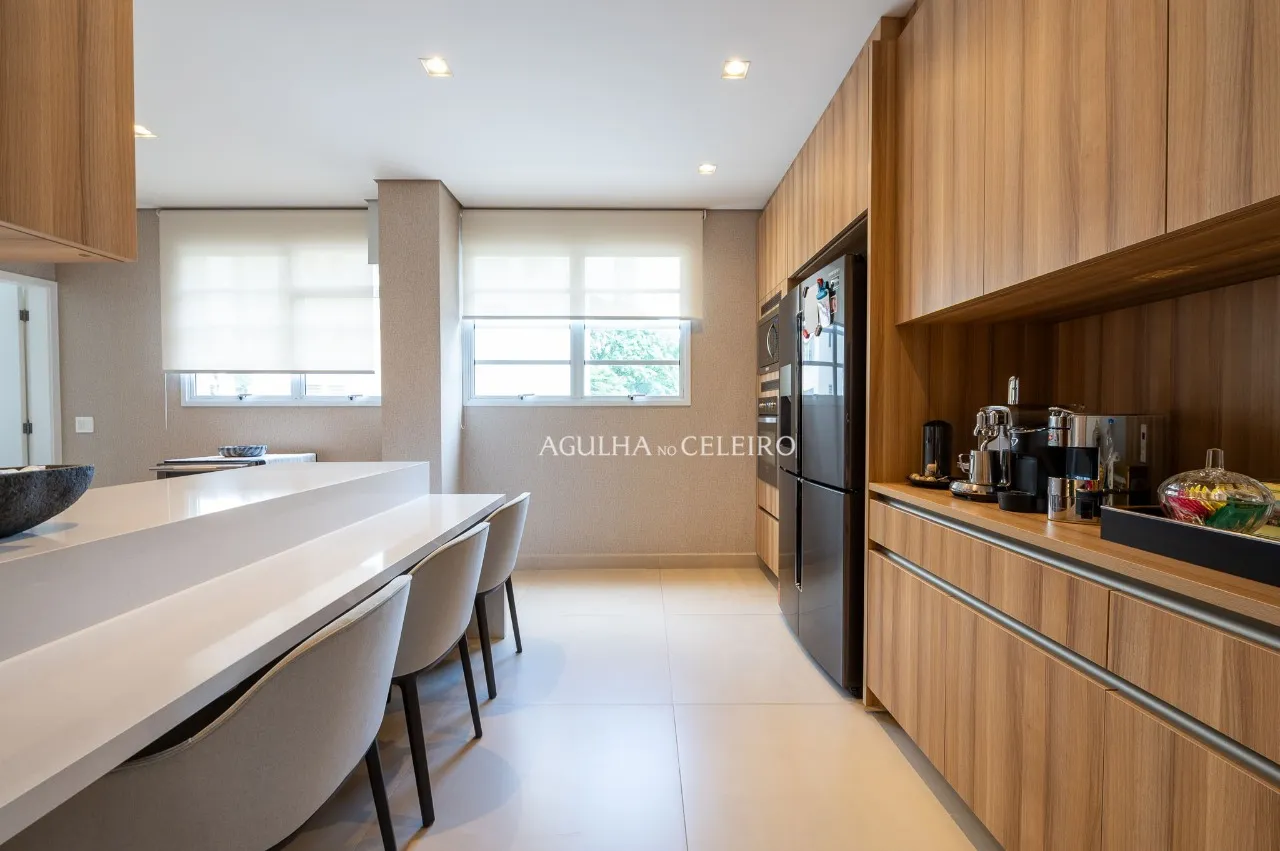 Clássico nos Jardins: Tradição na fachada, Contemporâneo na planta. – AP3717