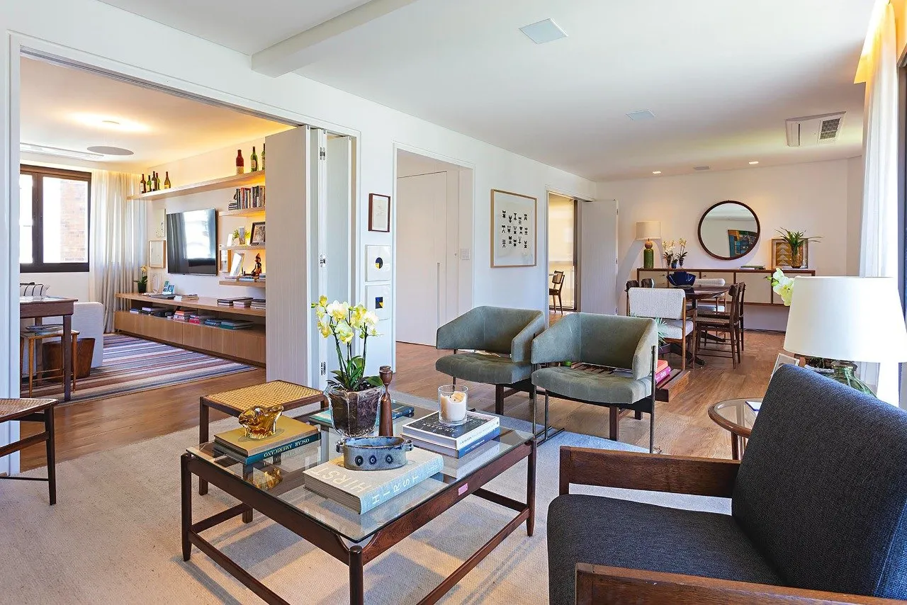 Apartamento iluminado, charmoso e a pouco metros do Parque do Povo. – AP4459