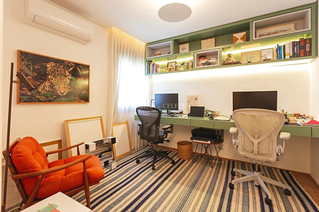 Apartamento iluminado, charmoso e a pouco metros do Parque do Povo. – AP4459