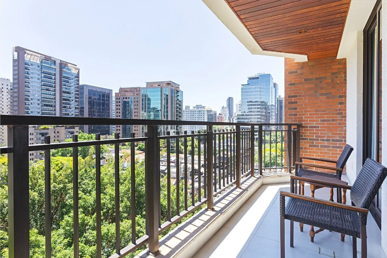 Apartamento iluminado, charmoso e a pouco metros do Parque do Povo. – AP4459