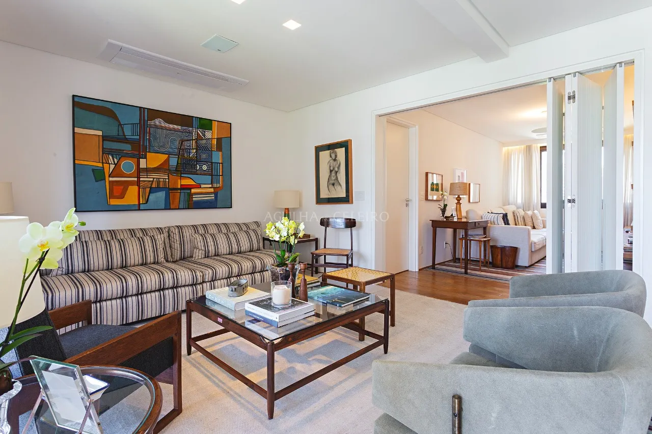 Apartamento iluminado, charmoso e a pouco metros do Parque do Povo. – AP4459