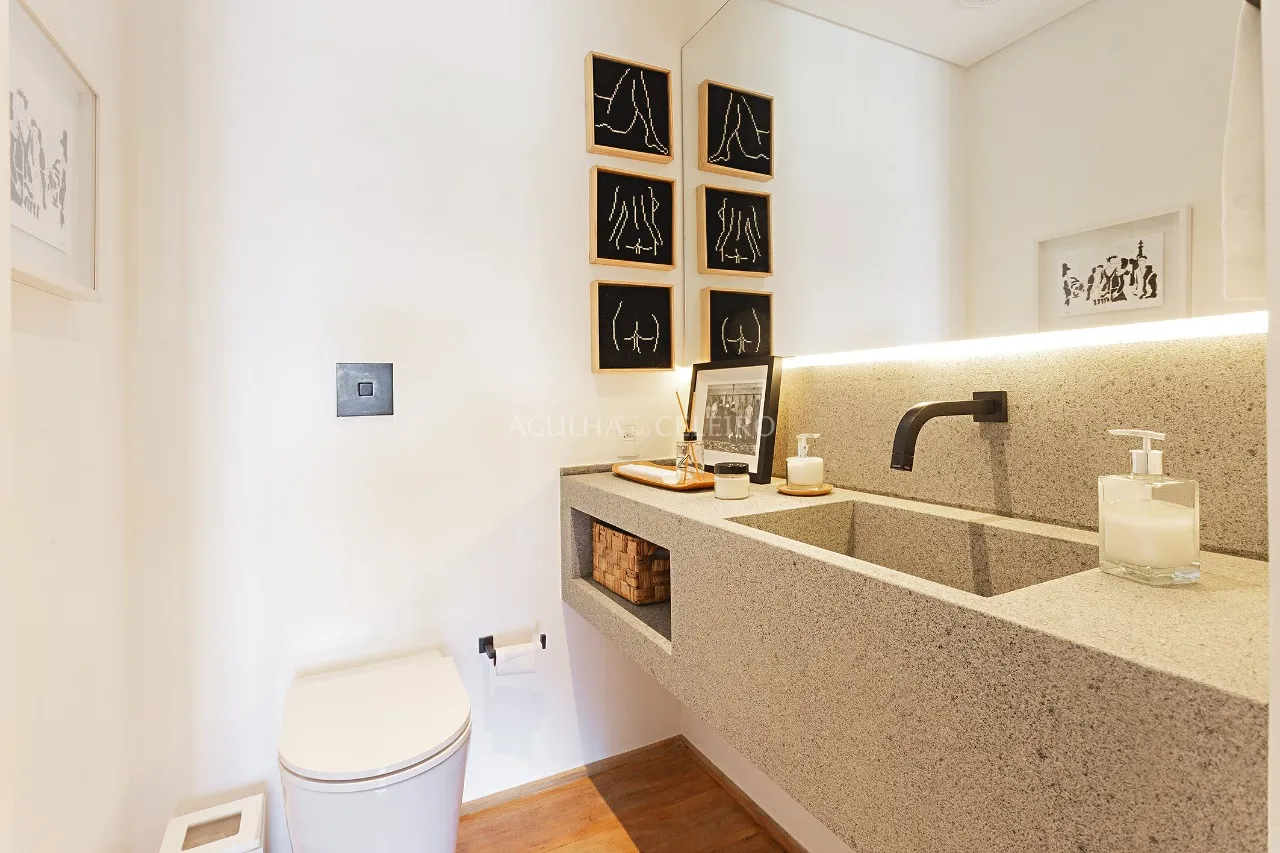 Apartamento iluminado, charmoso e a pouco metros do Parque do Povo. – AP4459