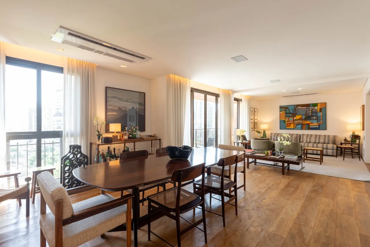 Apartamento iluminado, charmoso e a poucos metros do Parque do Povo. – AP4459