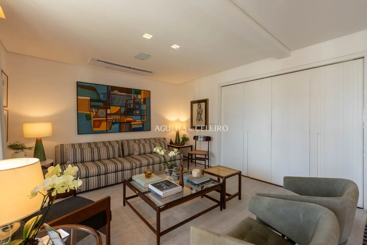 Apartamento iluminado, charmoso e a poucos metros do Parque do Povo. – AP4459