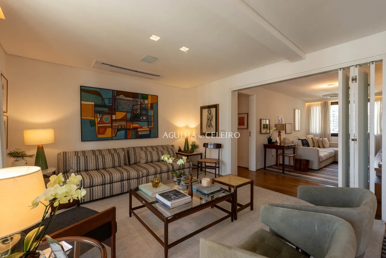 Apartamento iluminado, charmoso e a poucos metros do Parque do Povo. – AP4459