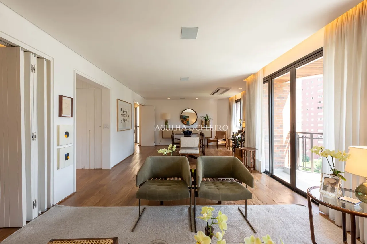 Apartamento iluminado, charmoso e a poucos metros do Parque do Povo. – AP4459