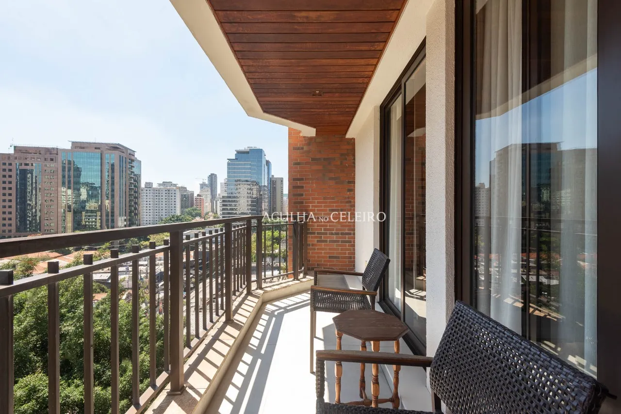 Apartamento iluminado, charmoso e a poucos metros do Parque do Povo. – AP4459