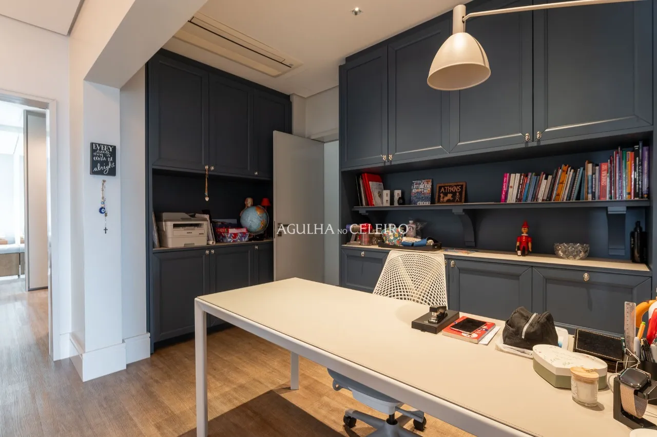 Combinação perfeita entre elegância e praticidade em condomínio cobiçado com quadra de tênis em Moema – AP5716