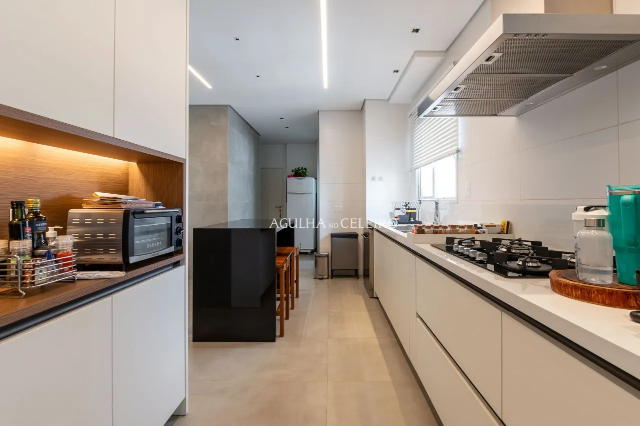 Combinação perfeita entre elegância e praticidade em condomínio cobiçado com quadra de tênis em Moema – AP5716