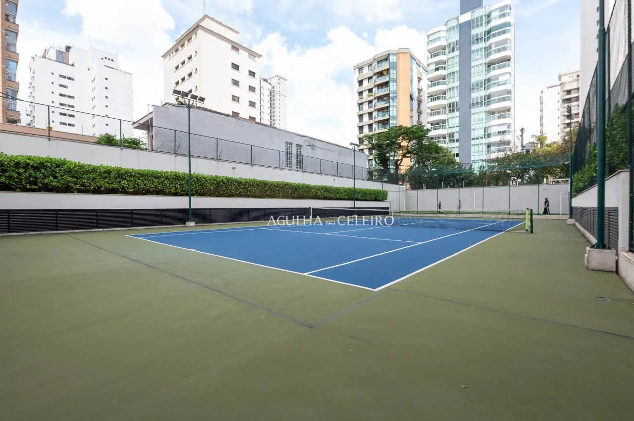Combinação perfeita entre elegância e praticidade em condomínio cobiçado com quadra de tênis em Moema – AP5716