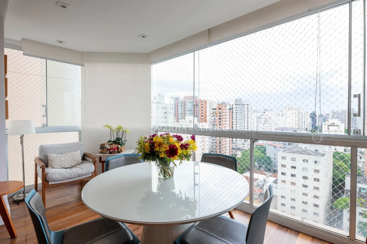 Apartamento com excelente planta à venda em Moema Pássaros. – AP6726