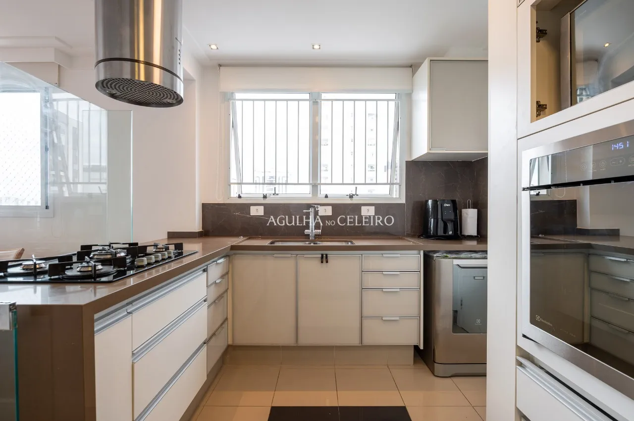 Apartamento com excelente planta à venda em Moema Pássaros. – AP6726