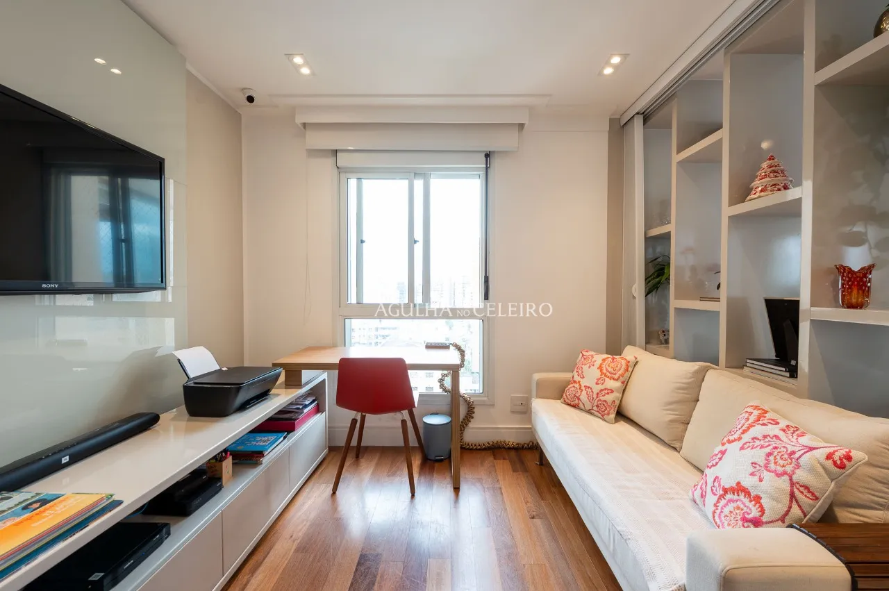Apartamento com excelente planta à venda em Moema Pássaros. – AP6726