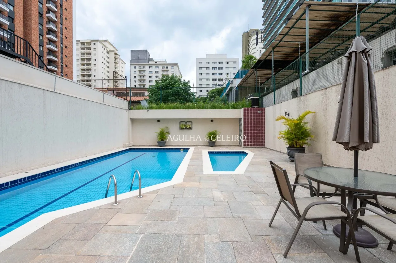 Apartamento com excelente planta à venda em Moema Pássaros. – AP6726