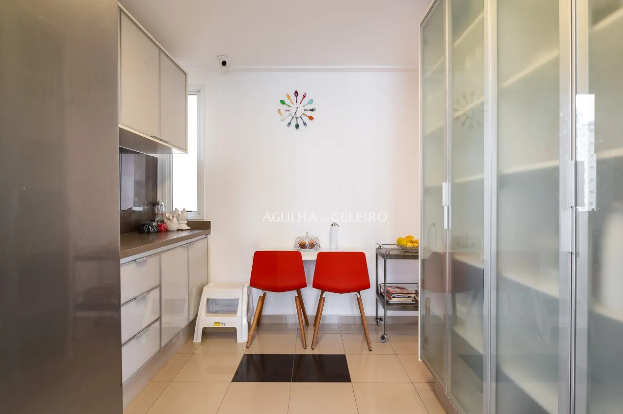 Apartamento com excelente planta à venda em Moema Pássaros. – AP6726