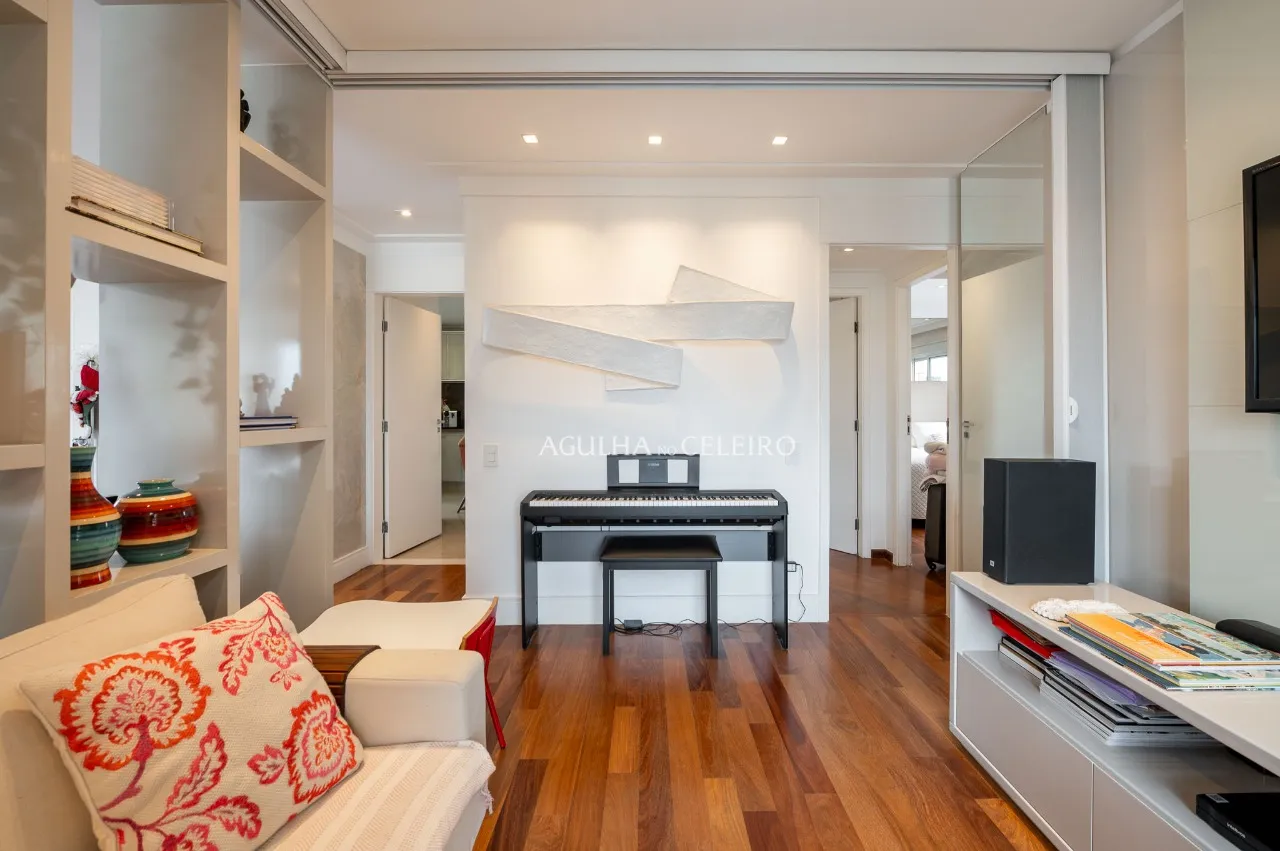 Apartamento com excelente planta à venda em Moema Pássaros. – AP6726