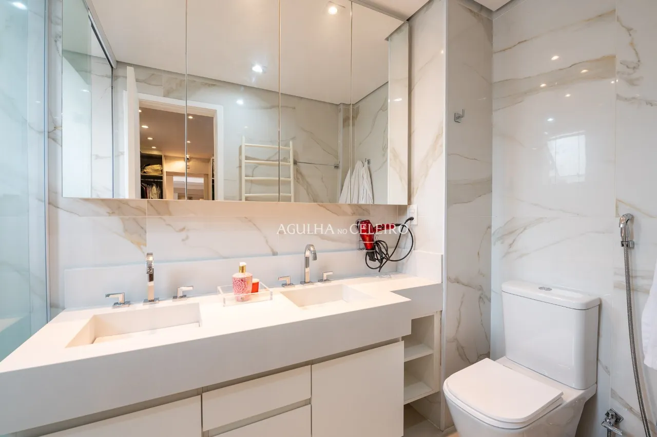 Apartamento com excelente planta à venda em Moema Pássaros. – AP6726