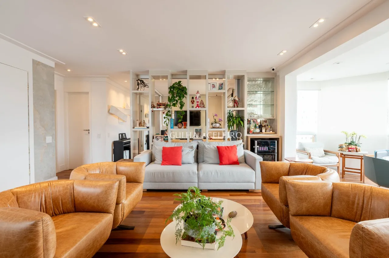 Apartamento com excelente planta à venda em Moema Pássaros. – AP6726