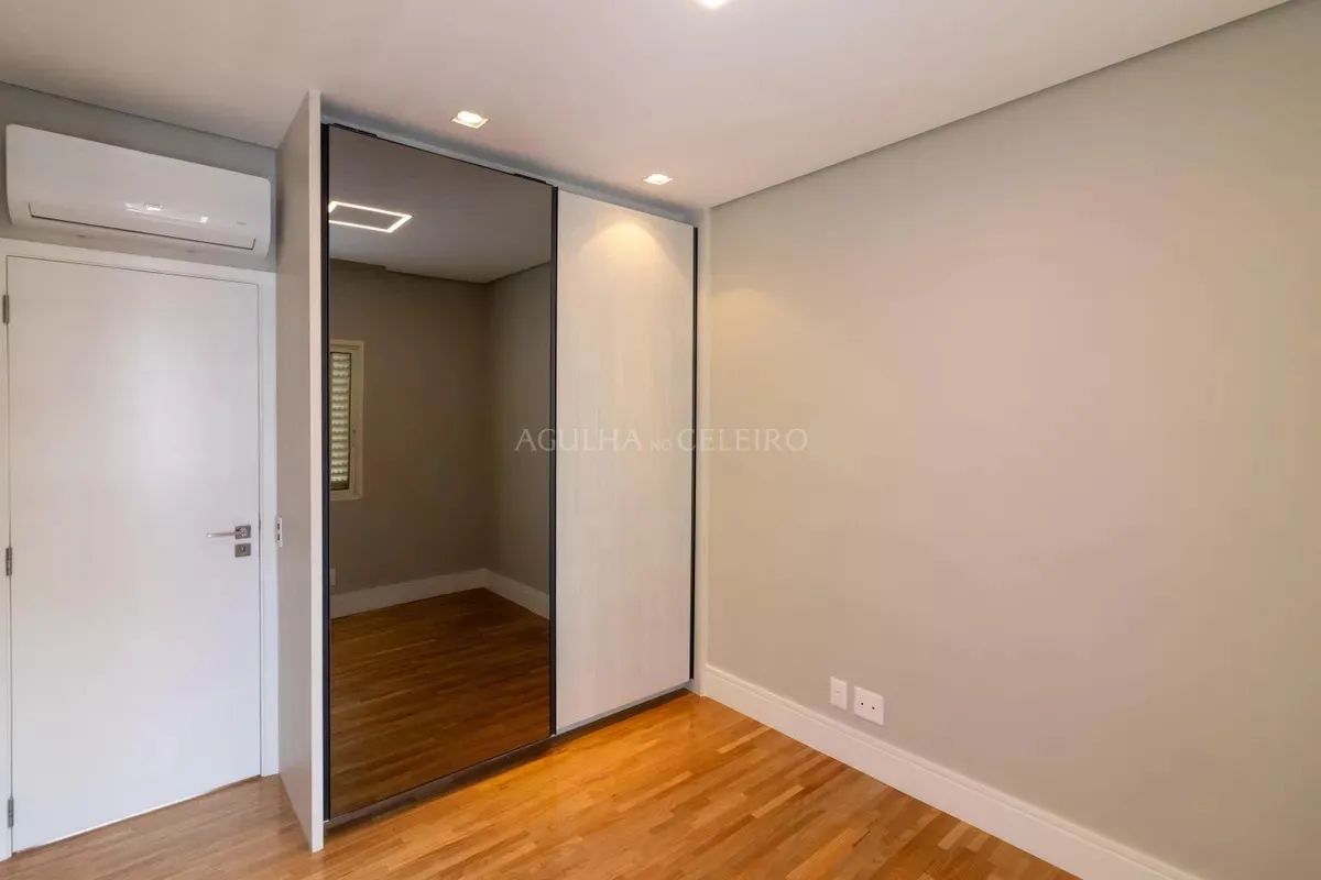 A cobertura dos seus sonhos com vista permanente à venda em Moema. – CO0684