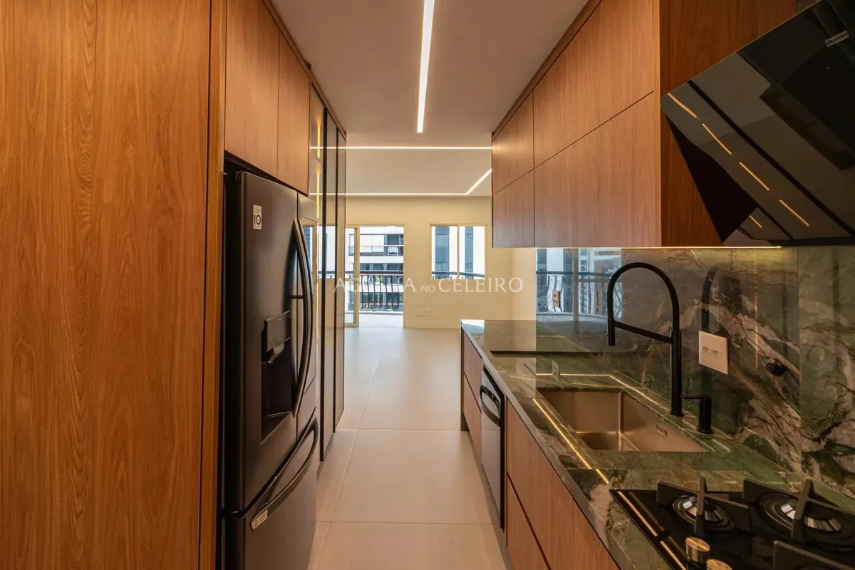 A cobertura dos seus sonhos com vista permanente à venda em Moema. – CO0684