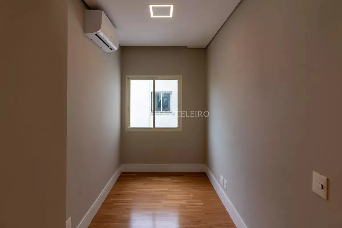 A cobertura dos seus sonhos com vista permanente à venda em Moema. – CO0684