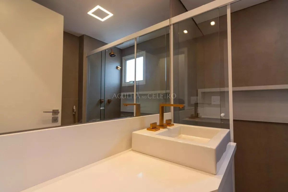 A cobertura dos seus sonhos com vista permanente à venda em Moema. – CO0684