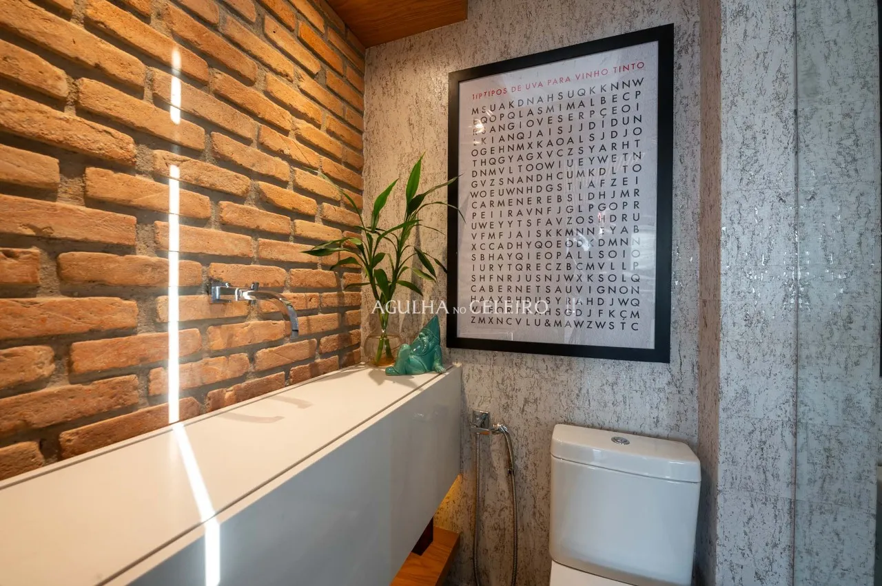 Cobertura reformada, mobiliada e com vista de tirar o fôlego à venda no Itaim Bibi. – CO0906