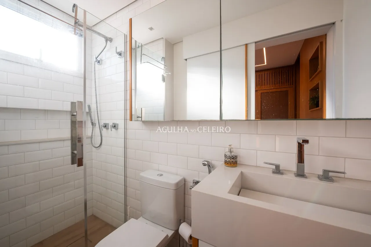 Cobertura reformada, mobiliada e com vista de tirar o fôlego à venda no Itaim Bibi. – CO0906