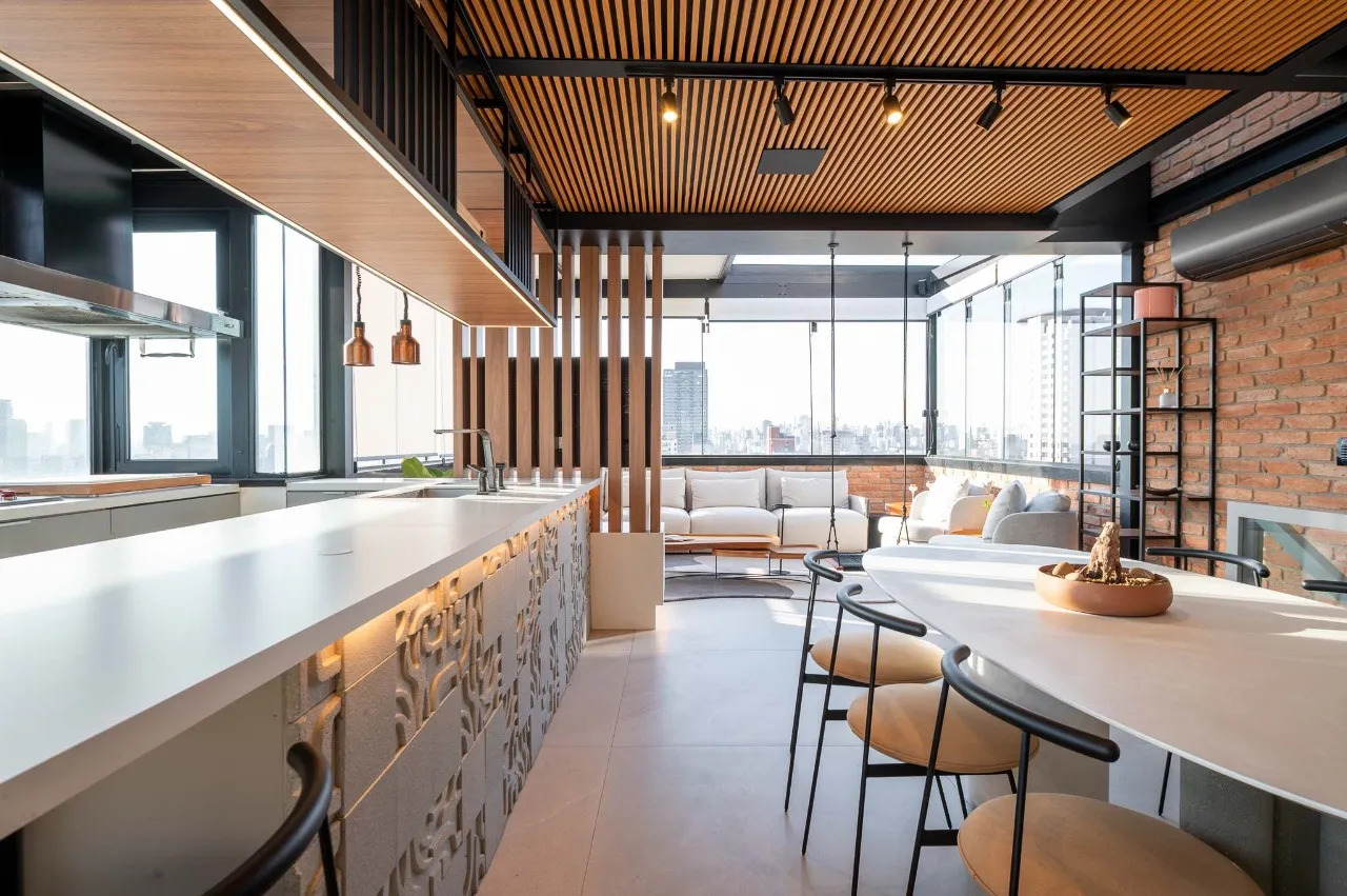 Cobertura reformada, mobiliada e com vista de tirar o fôlego à venda no Itaim Bibi. – CO0906