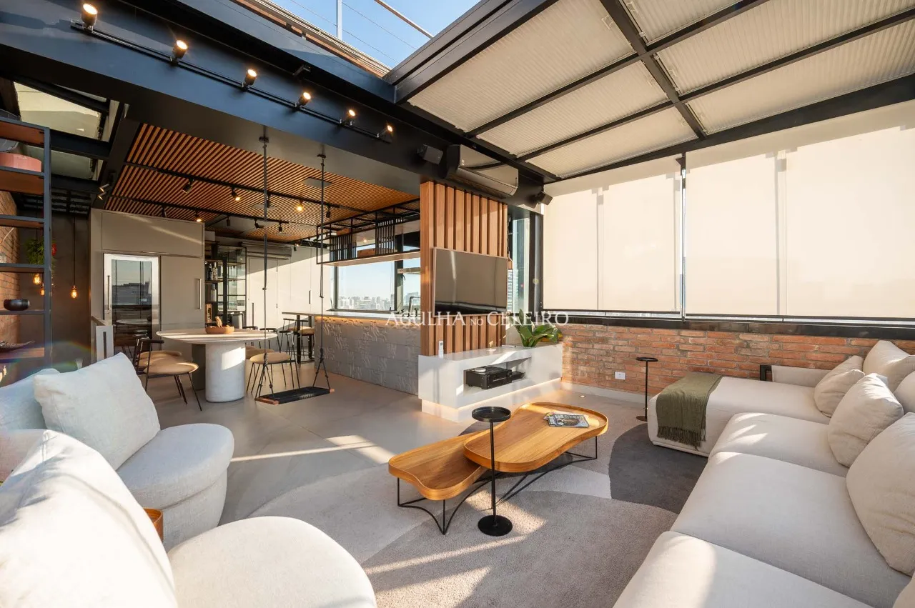 Cobertura reformada, mobiliada e com vista de tirar o fôlego à venda no Itaim Bibi. – CO0906