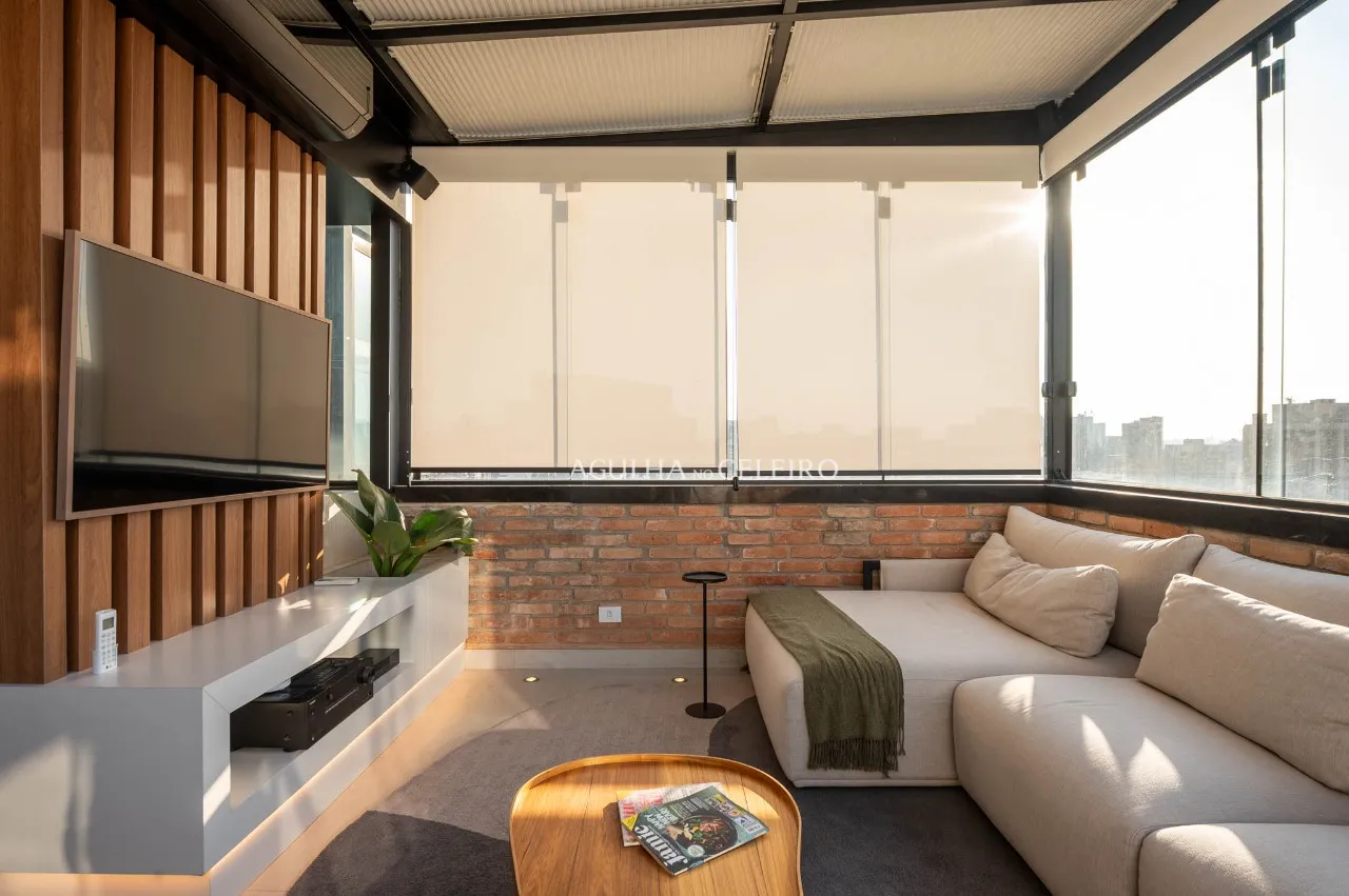 Cobertura reformada, mobiliada e com vista de tirar o fôlego à venda no Itaim Bibi. – CO0906