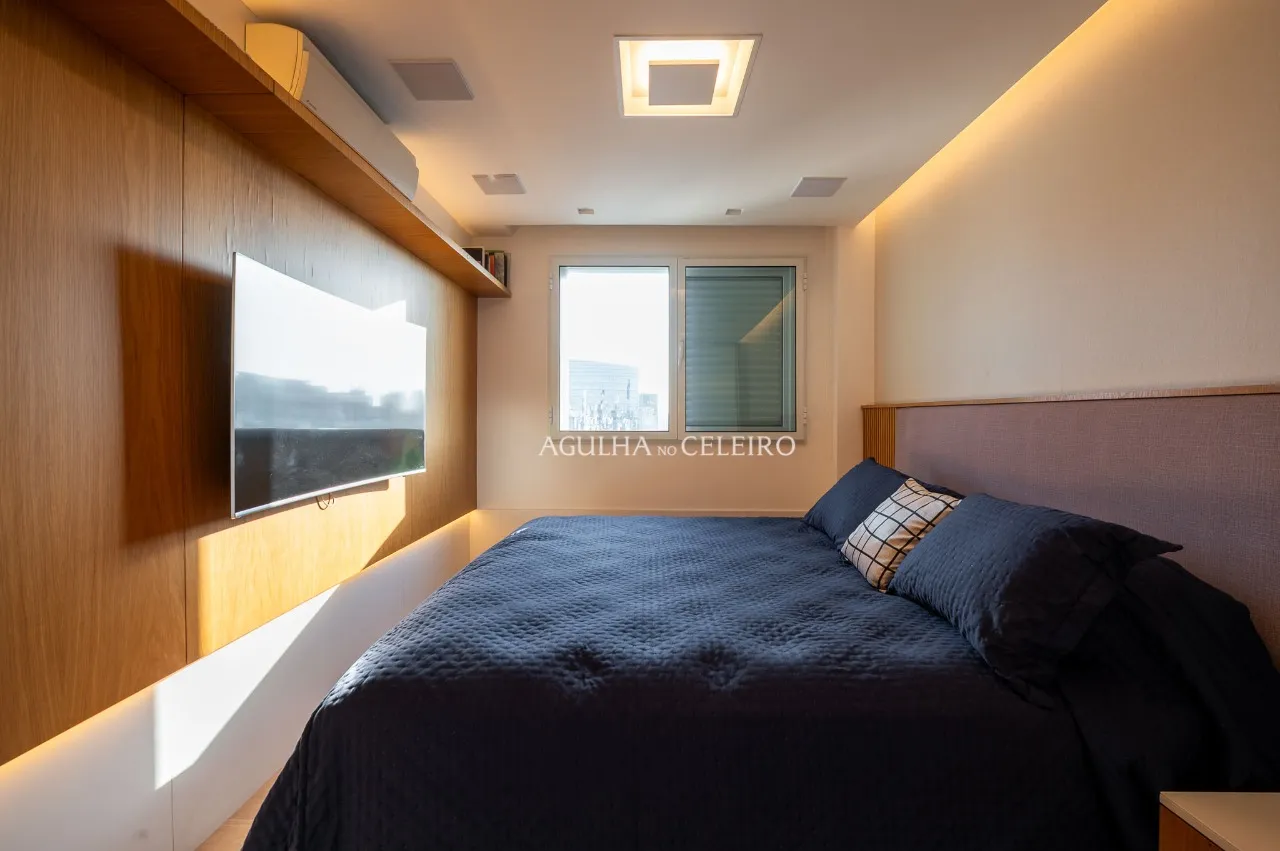 Cobertura reformada, mobiliada e com vista de tirar o fôlego à venda no Itaim Bibi. – CO0906