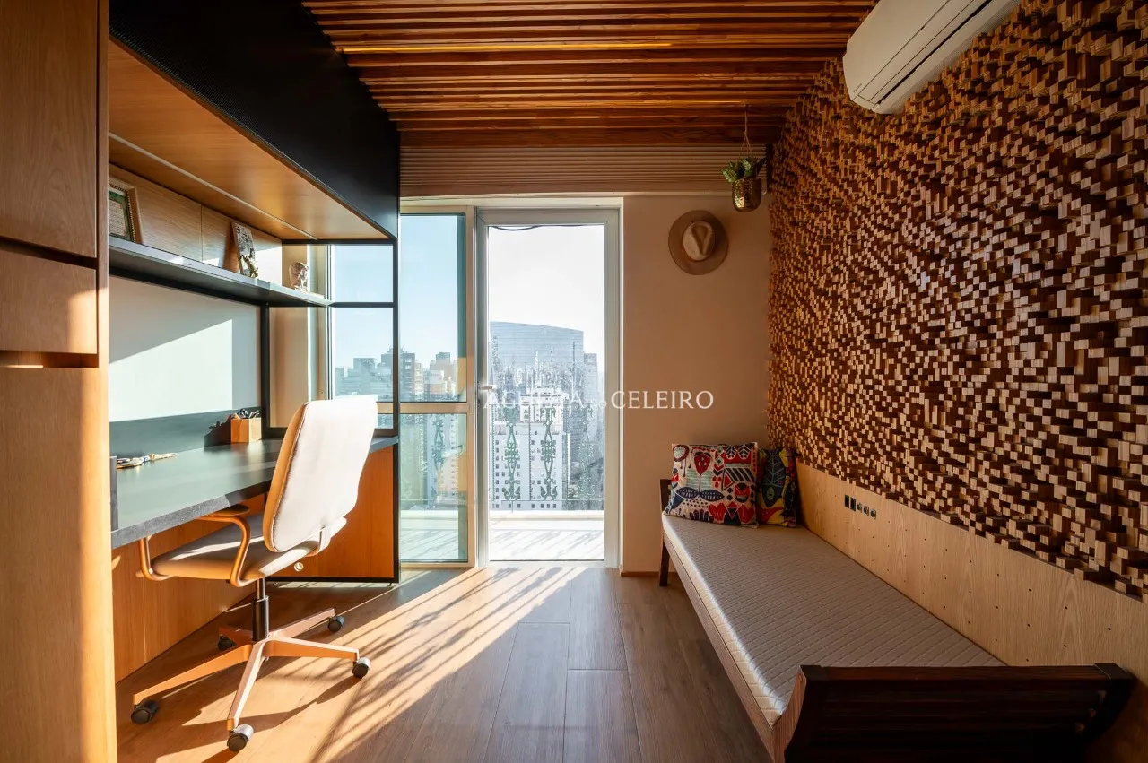 Cobertura reformada, mobiliada e com vista de tirar o fôlego à venda no Itaim Bibi. – CO0906