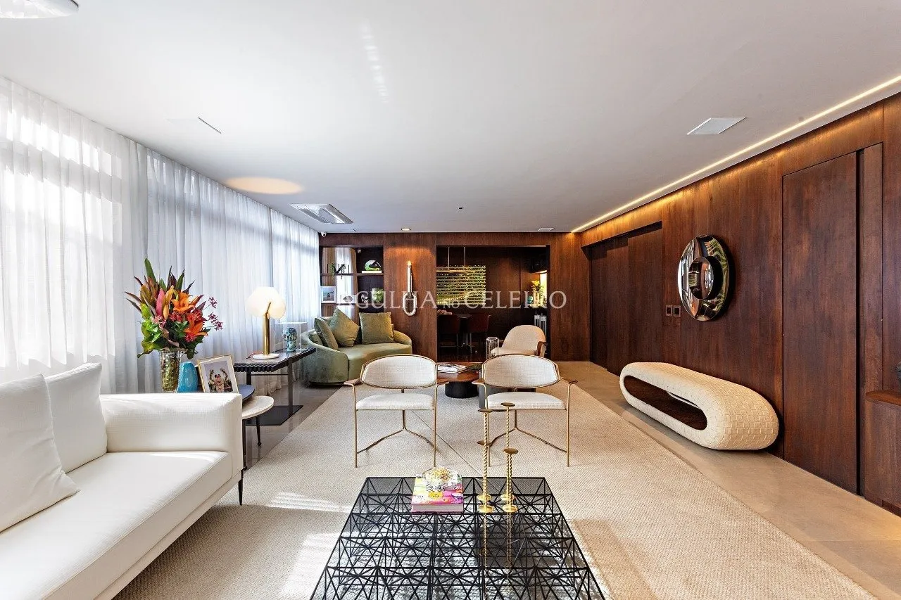 Apartamento reformado em excelente localização. – 17142