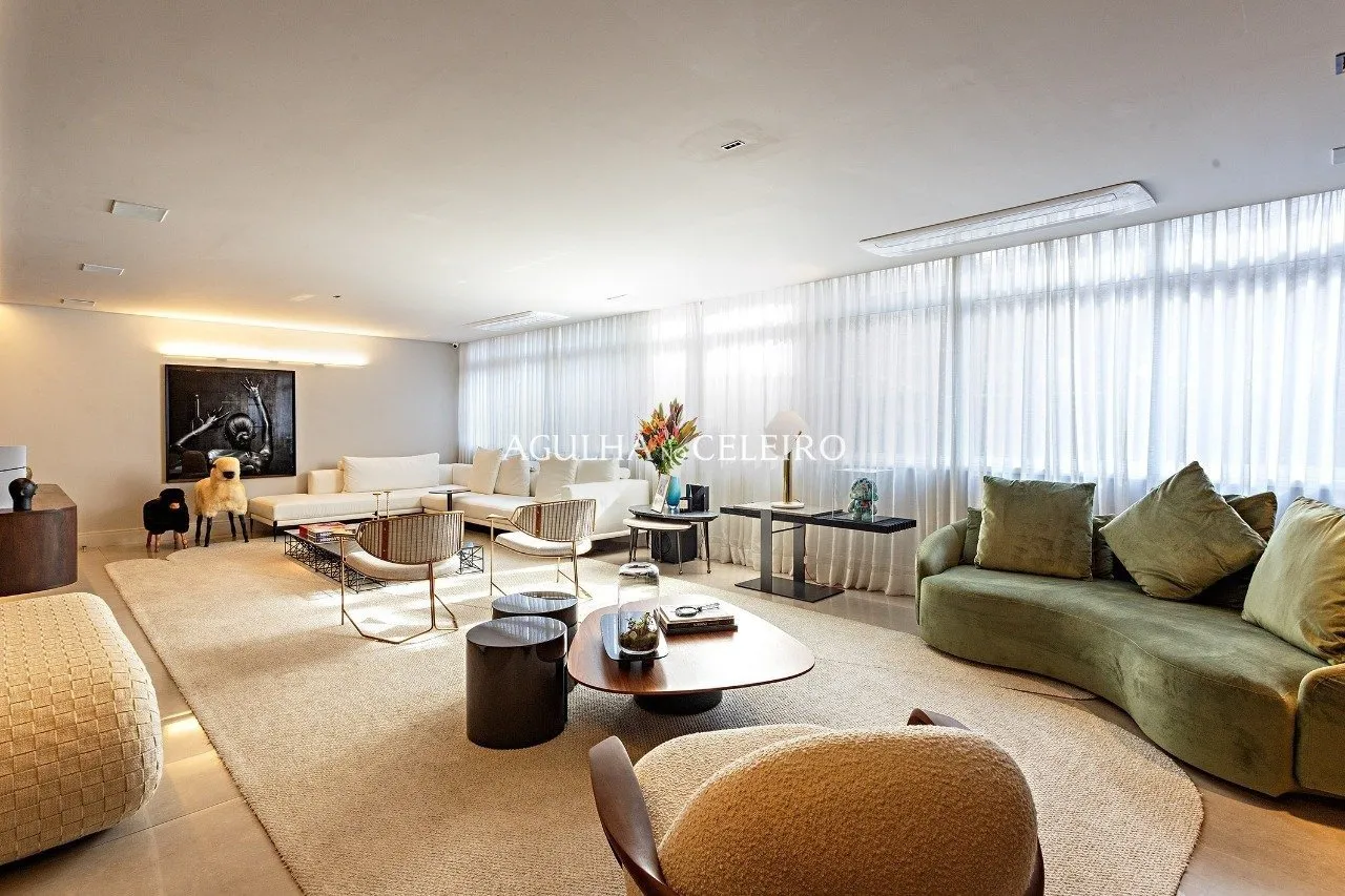 Apartamento reformado em excelente localização. – 17142