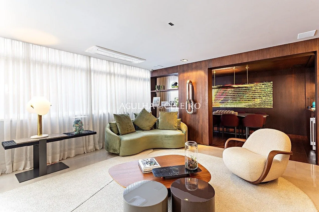 Apartamento reformado em excelente localização. – 17142