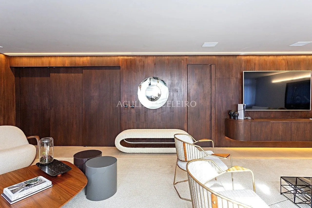 Apartamento reformado em excelente localização. – 17142