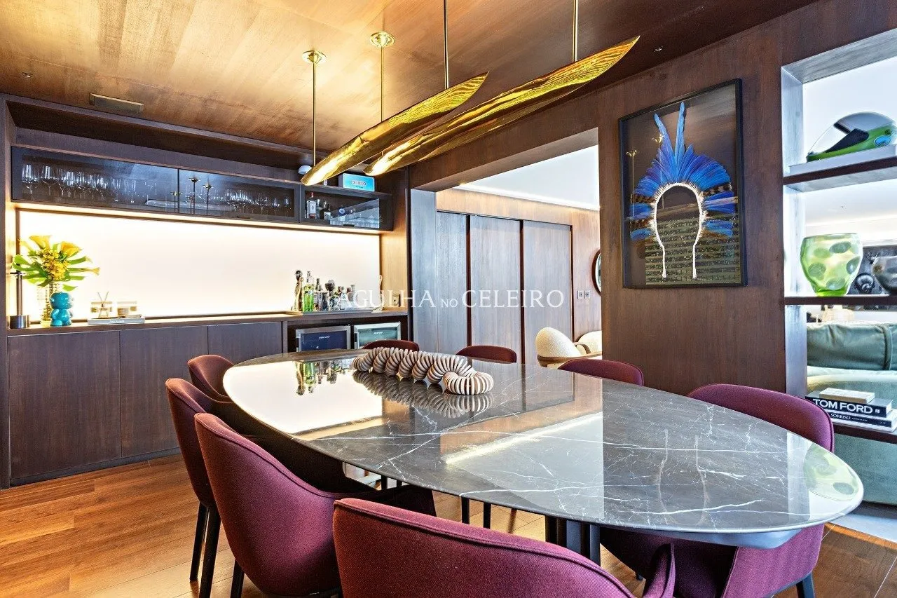 Apartamento reformado em excelente localização. – 17142