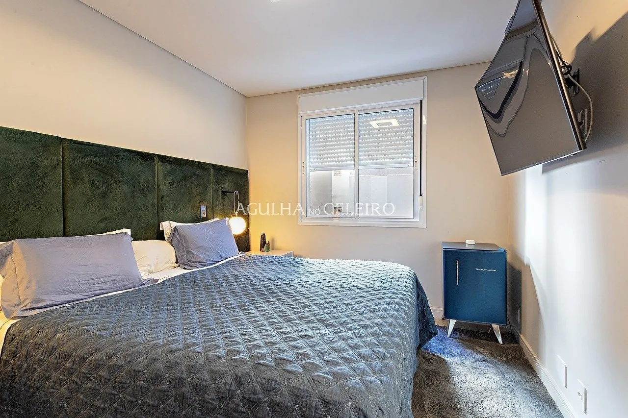 Apartamento reformado em excelente localização. – 17142