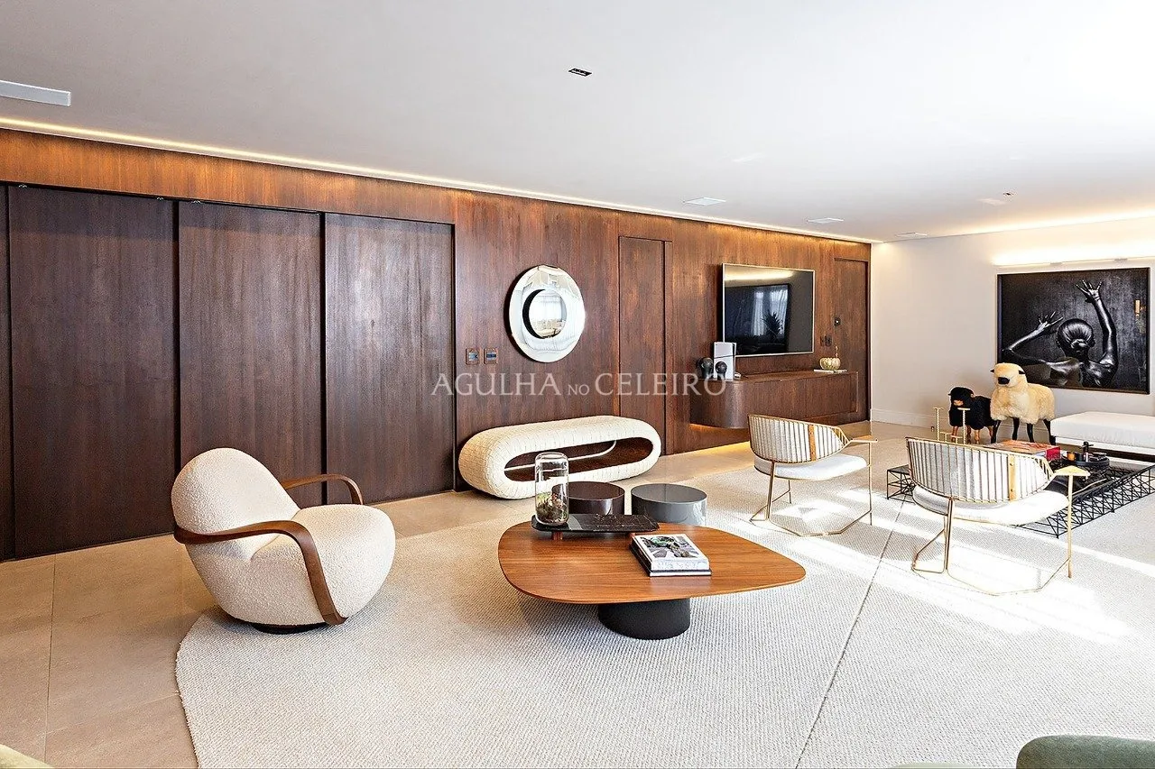 Apartamento reformado em excelente localização. – 17142