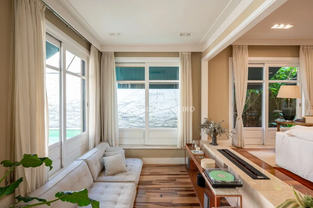 A casa perfeita para famílias com filhos nas melhores escolas do Alto de Pinheiros. – 20047