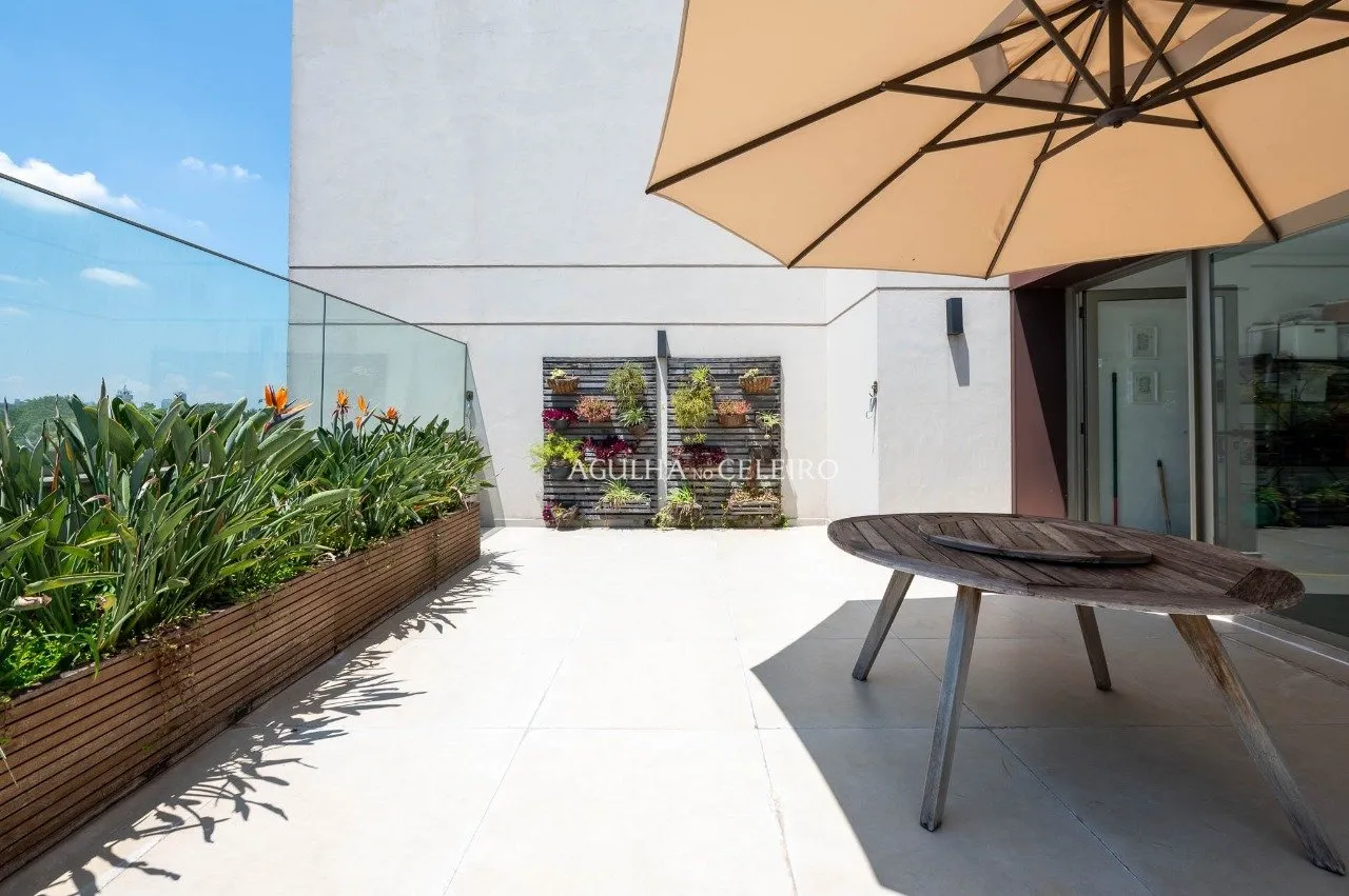 Cobertura triplex exclusiva com espaço gourmet e vista panorâmica – 20399