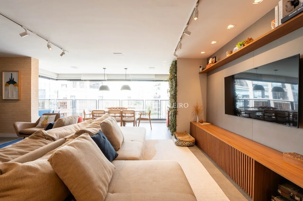 Apartamento com muito charme em Moema. – 20857