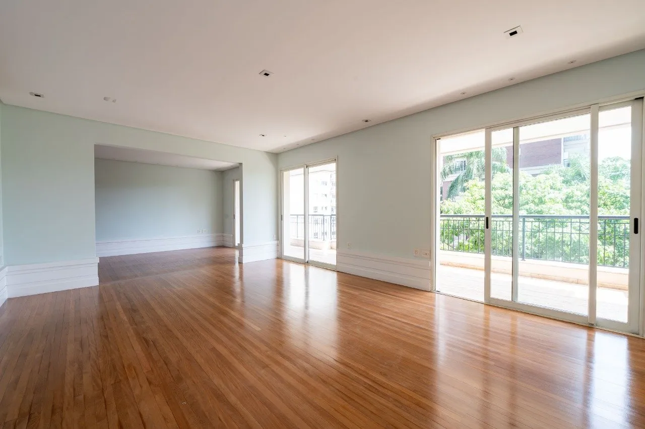 Apartamento em prédio diferenciado na melhor localização em Moema – 21040 - 21040 (1)