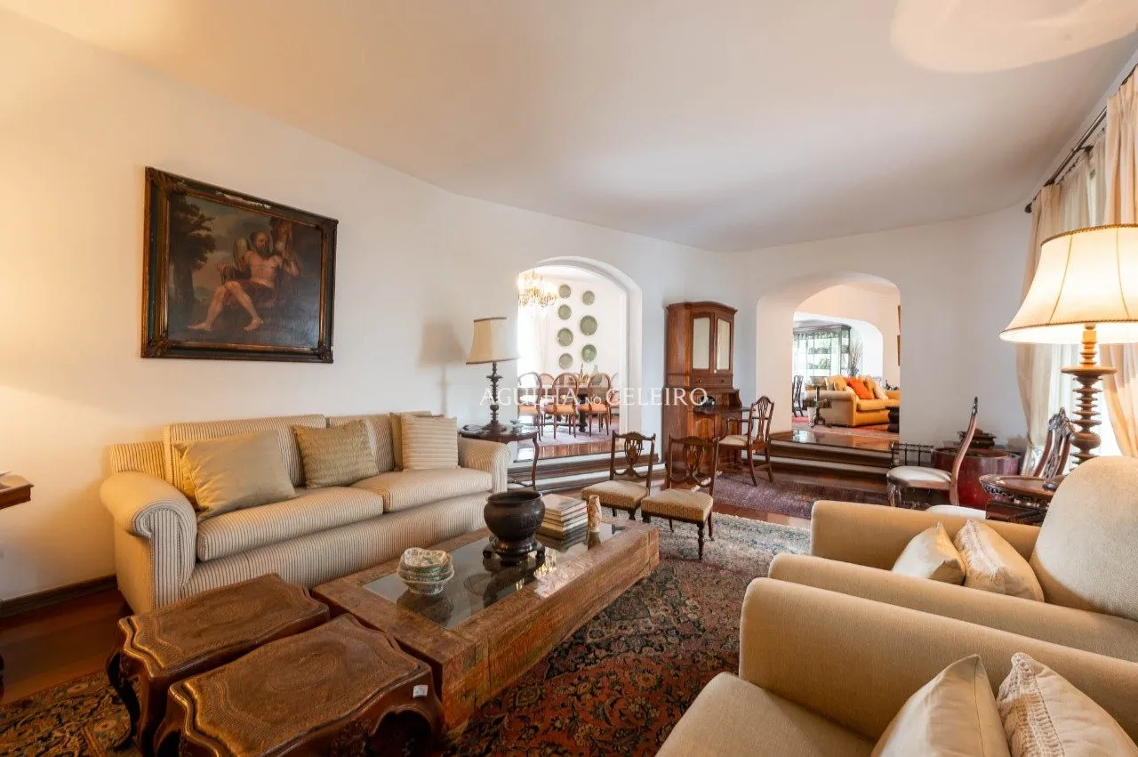 Apartamento amplo e com varanda para reforma na melhor rua do Jardim Paulista – 21158