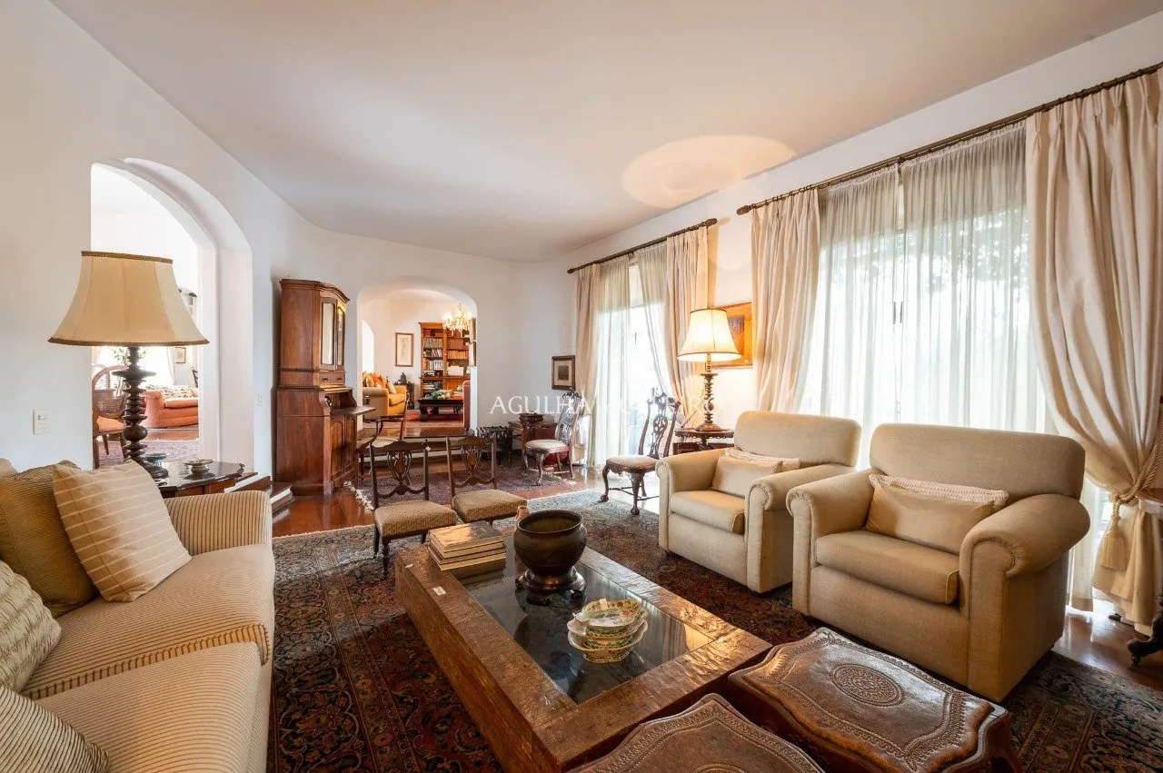 Apartamento amplo e com varanda para reforma na melhor rua do Jardim Paulista – 21158