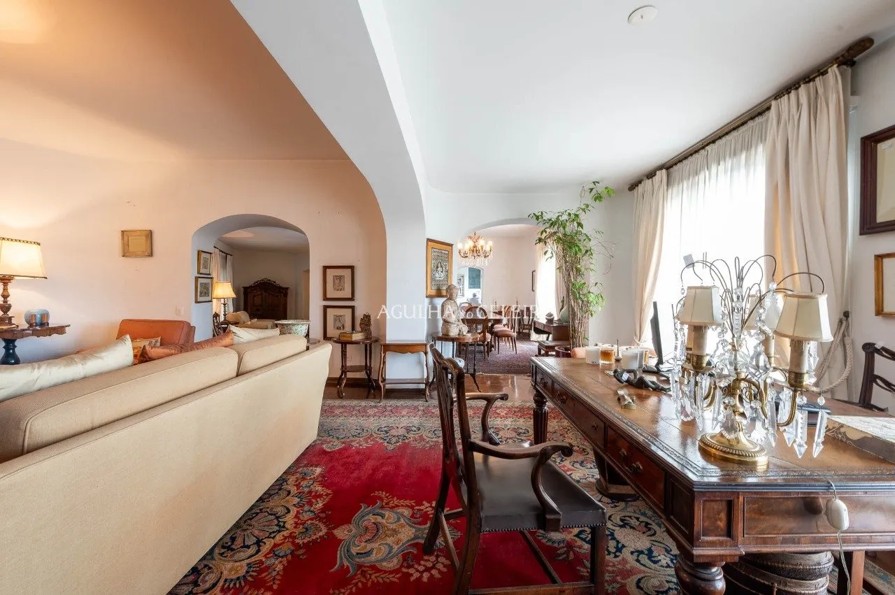 Apartamento amplo e com varanda para reforma na melhor rua do Jardim Paulista – 21158