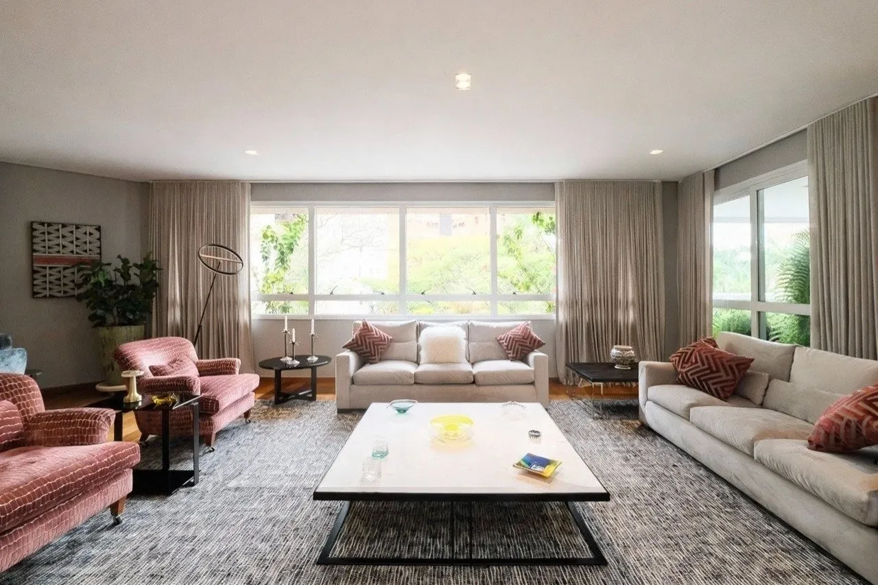 Elegância, espaço e vista verde em localização privilegiada. – 21215